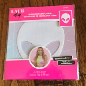 3/$10 NWT Alien Stick or Iron down